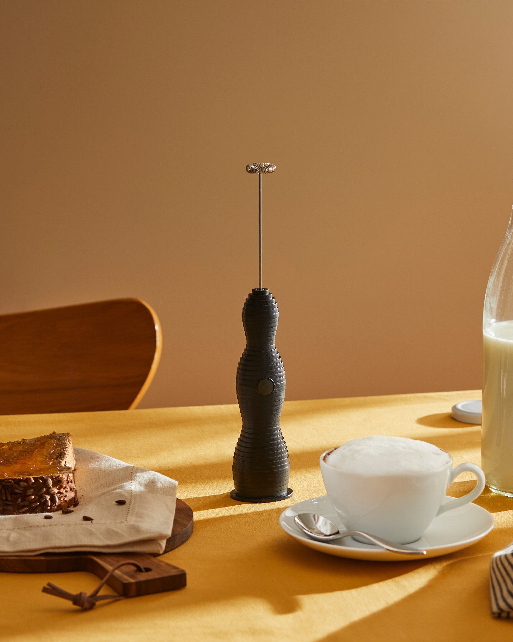 Pulcina white Milk frother Alessi 1