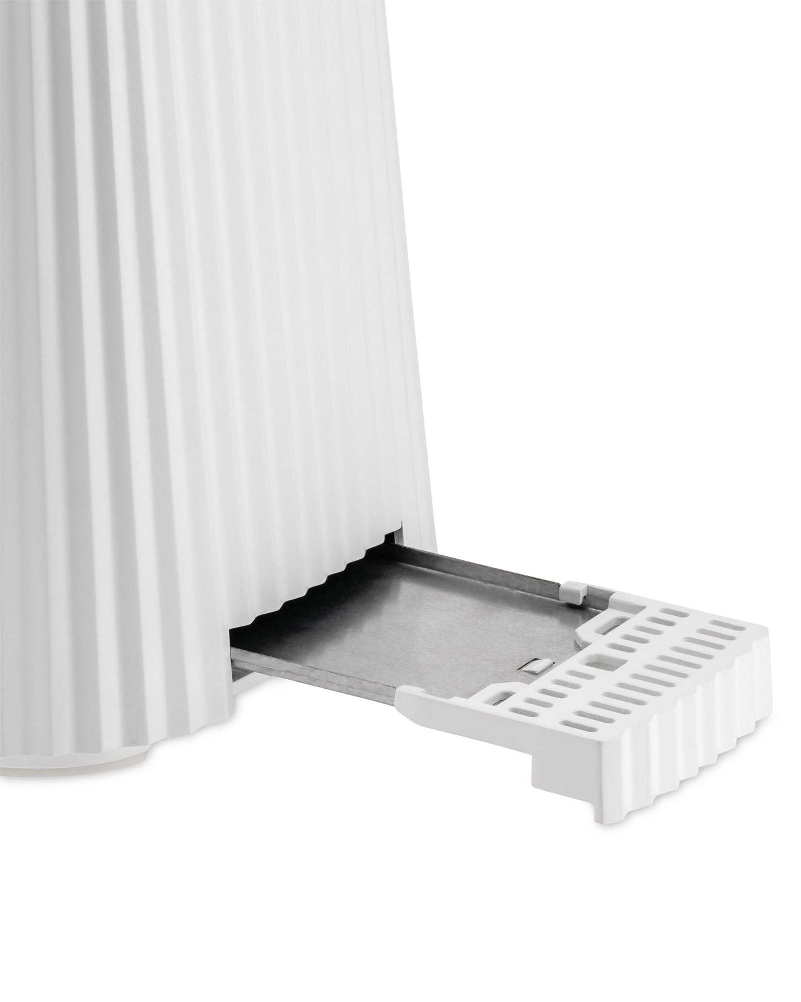 Plissé white Toaster. European plug Alessi 4