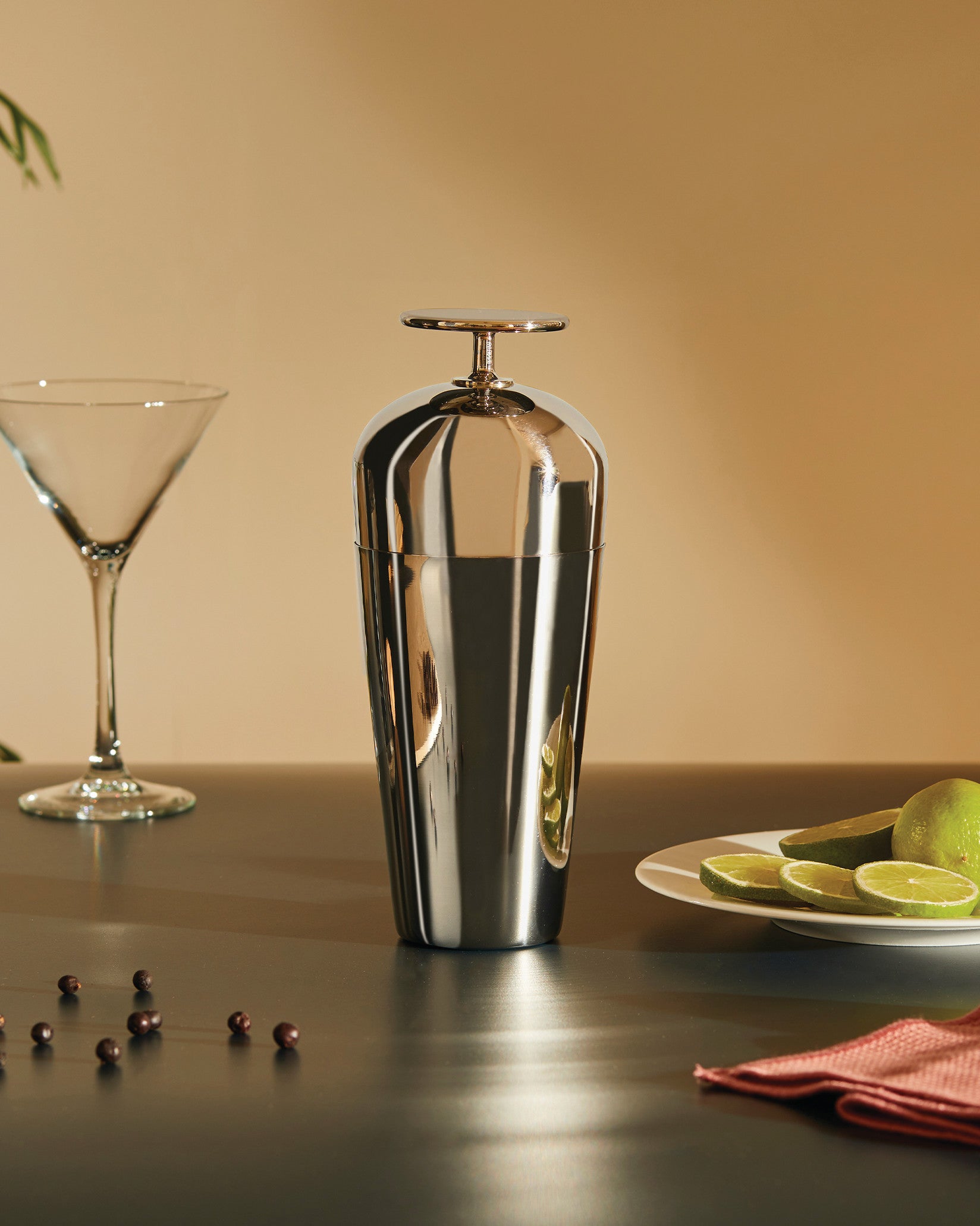 The tending box Default Title “Parisienne” cocktail shaker in 18/10 stainless steel. Alessi