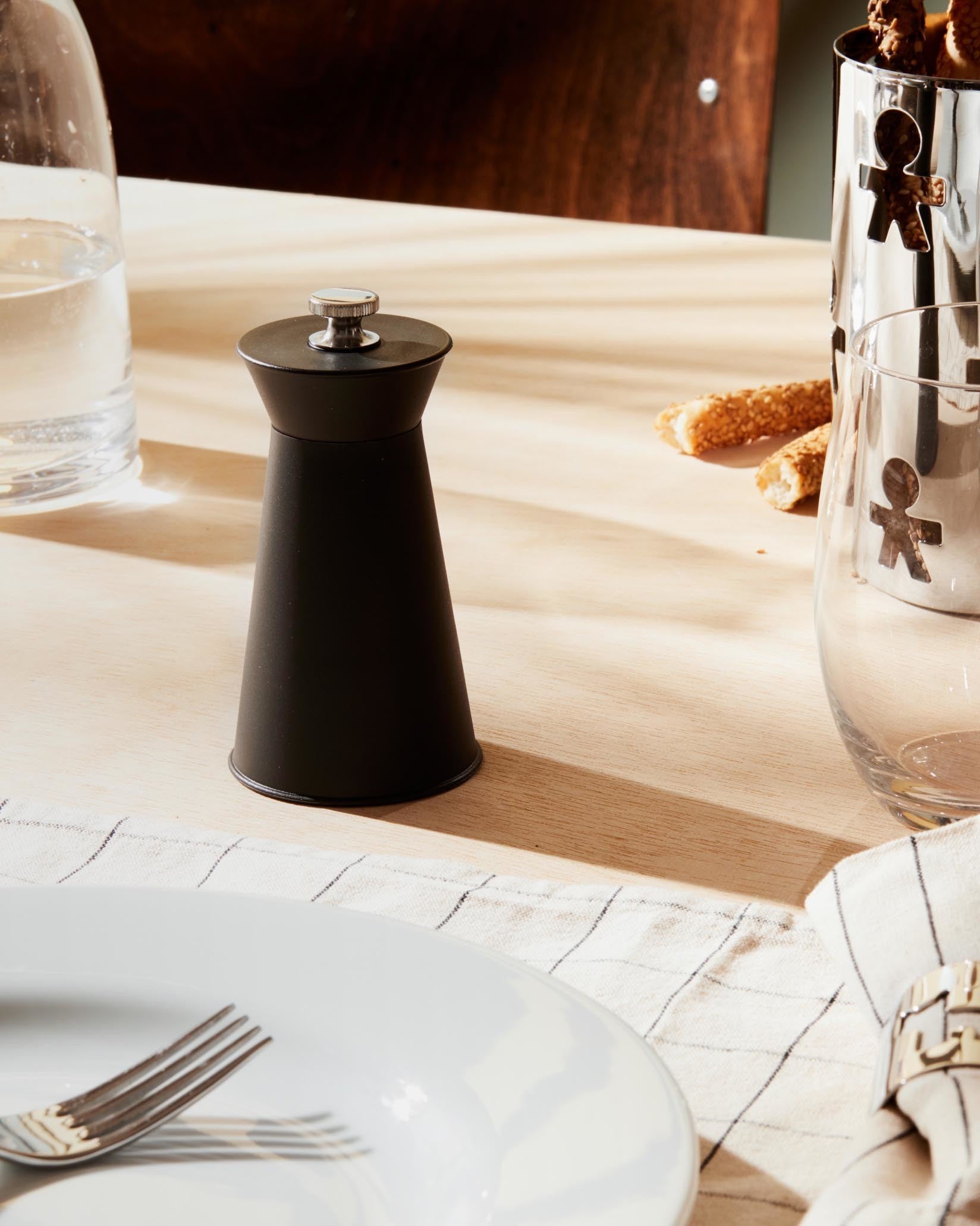 Pépé le Moko white Pepper mill Alessi 1