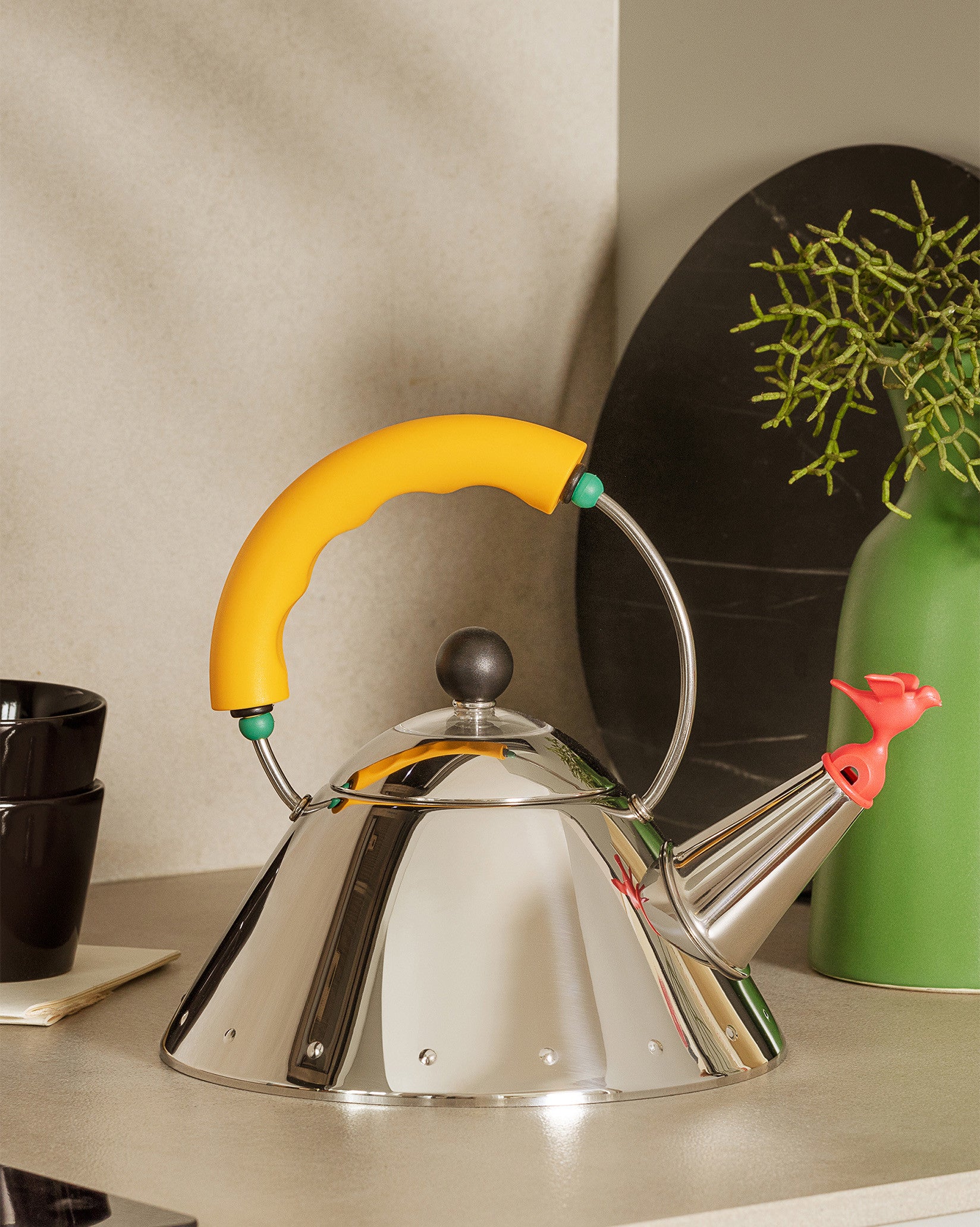 9093/1 yellow Kettle Alessi 1